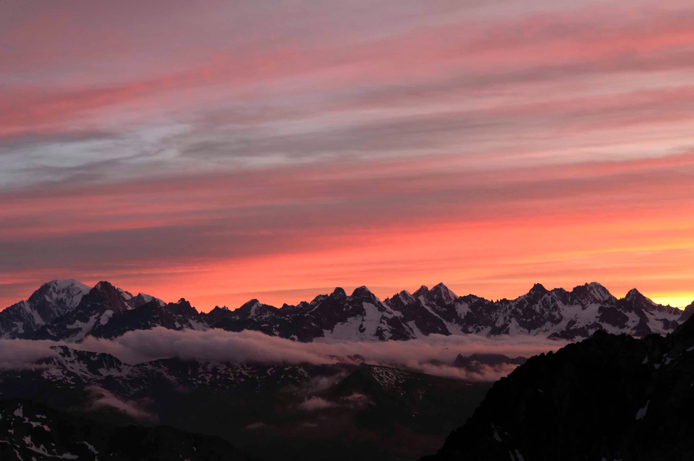 Massif du Mont Blanc Intégral, Vue depuis la Suisse